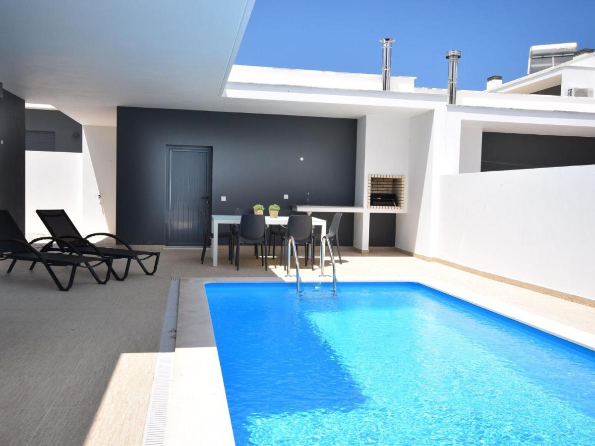 Modern Villa With Private Pool Near The Beautiful Beach Of Foz De Arelho Nadadouro Ngoại thất bức ảnh