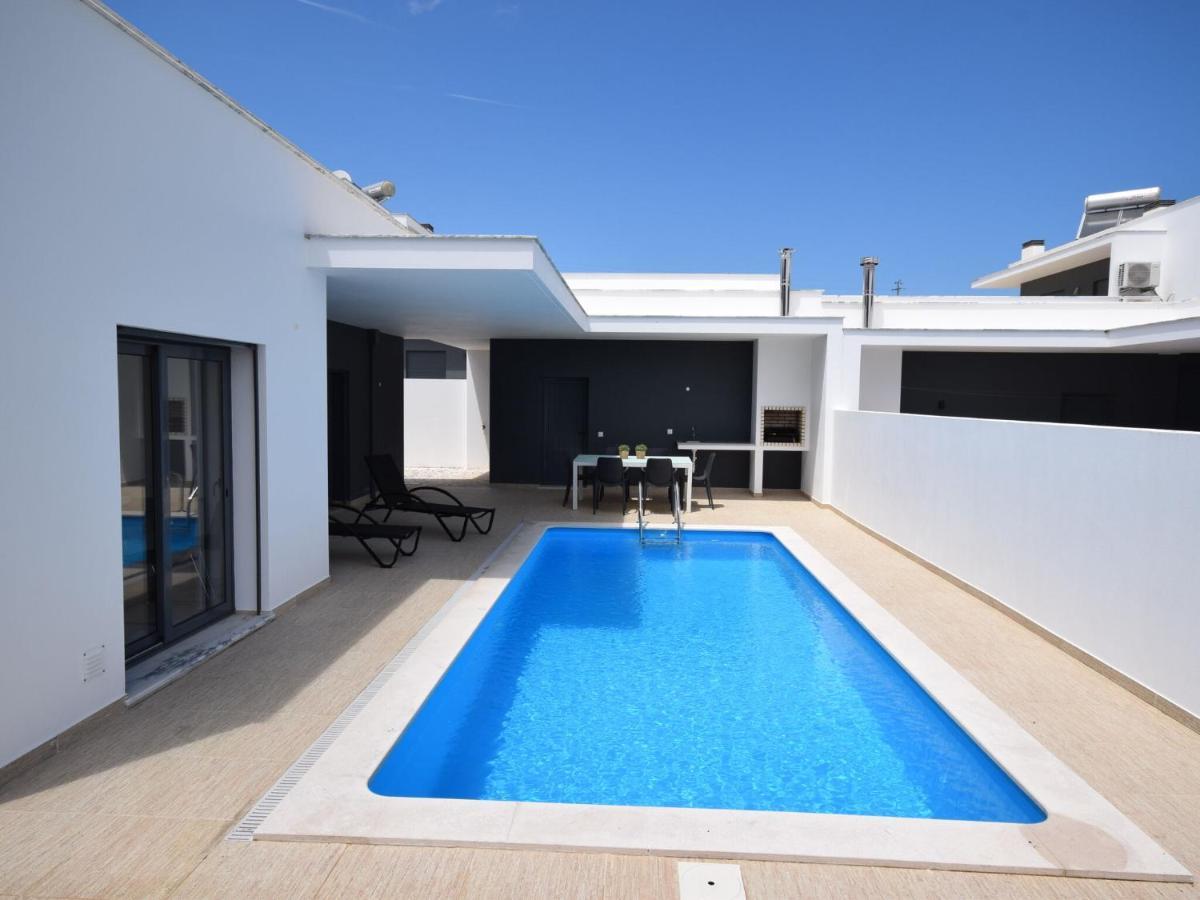 Modern Villa With Private Pool Near The Beautiful Beach Of Foz De Arelho Nadadouro Ngoại thất bức ảnh