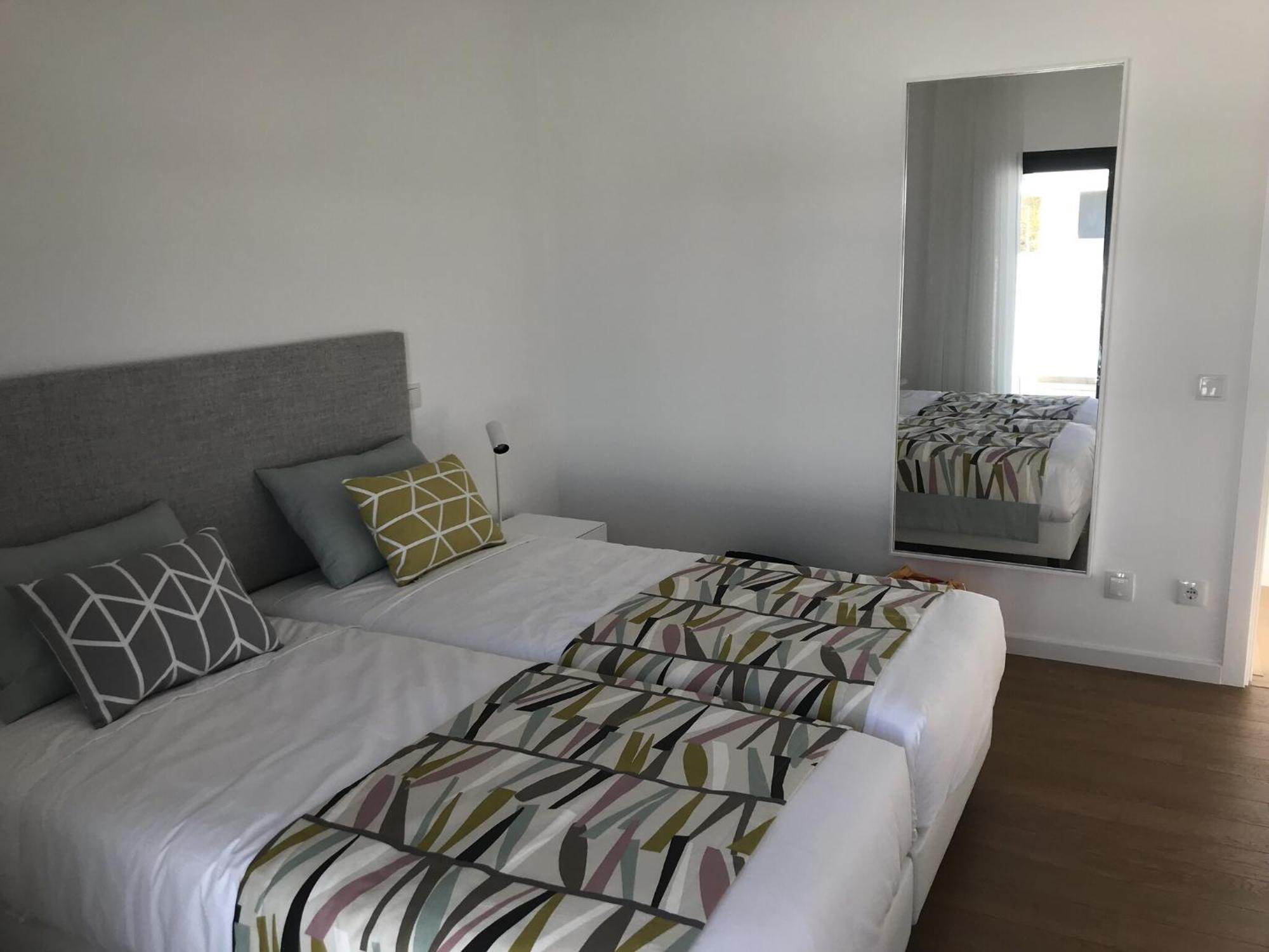 Modern Villa With Private Pool Near The Beautiful Beach Of Foz De Arelho Nadadouro Ngoại thất bức ảnh